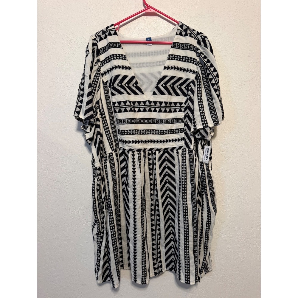 Old Navy Womens 3X Black White Geometric Tribal V-Neck Mini Dress NWT 425750-001